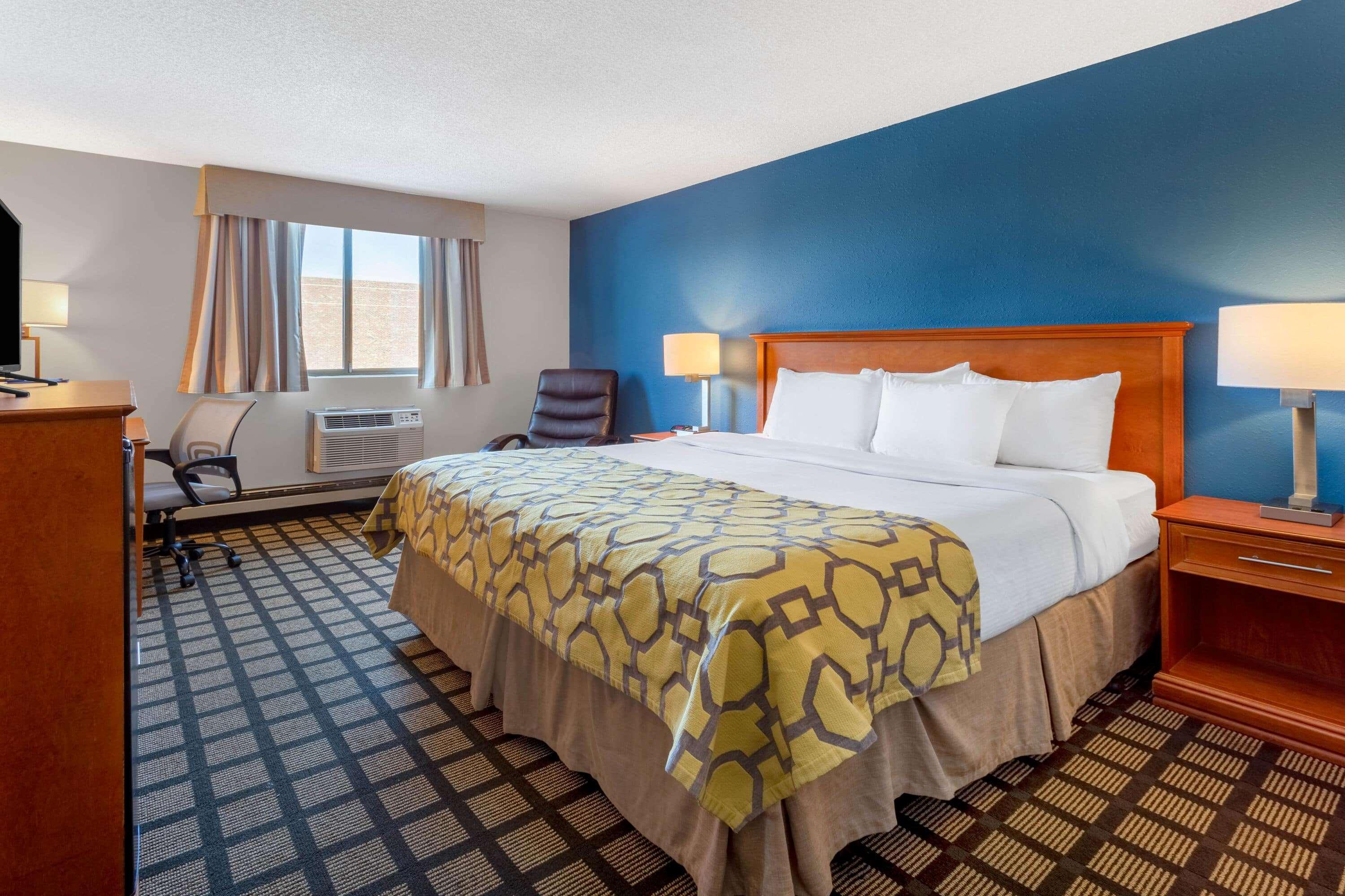 Baymont By Wyndham Rochester Mayo Clinic Area Экстерьер фото