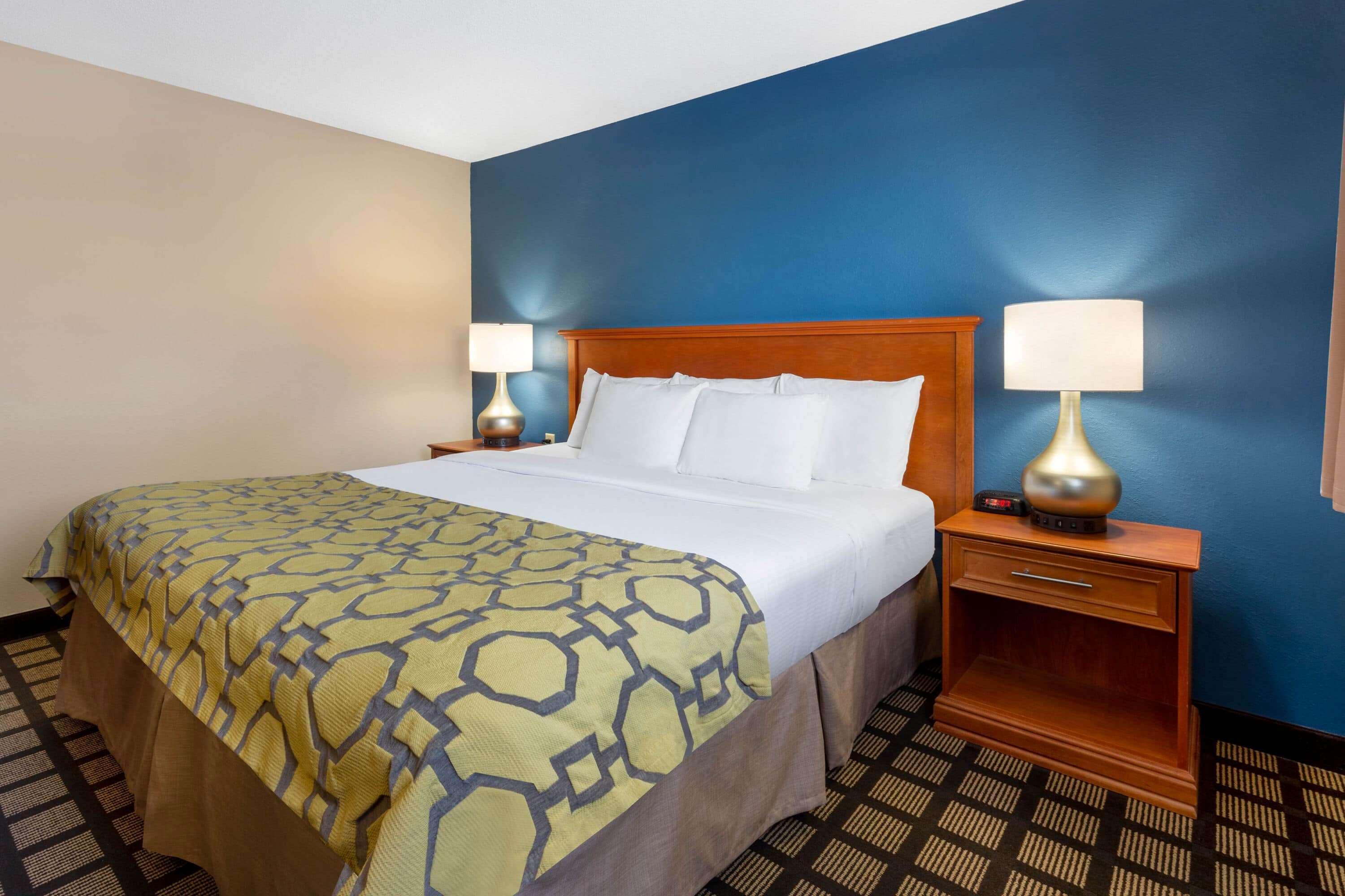 Baymont By Wyndham Rochester Mayo Clinic Area Экстерьер фото