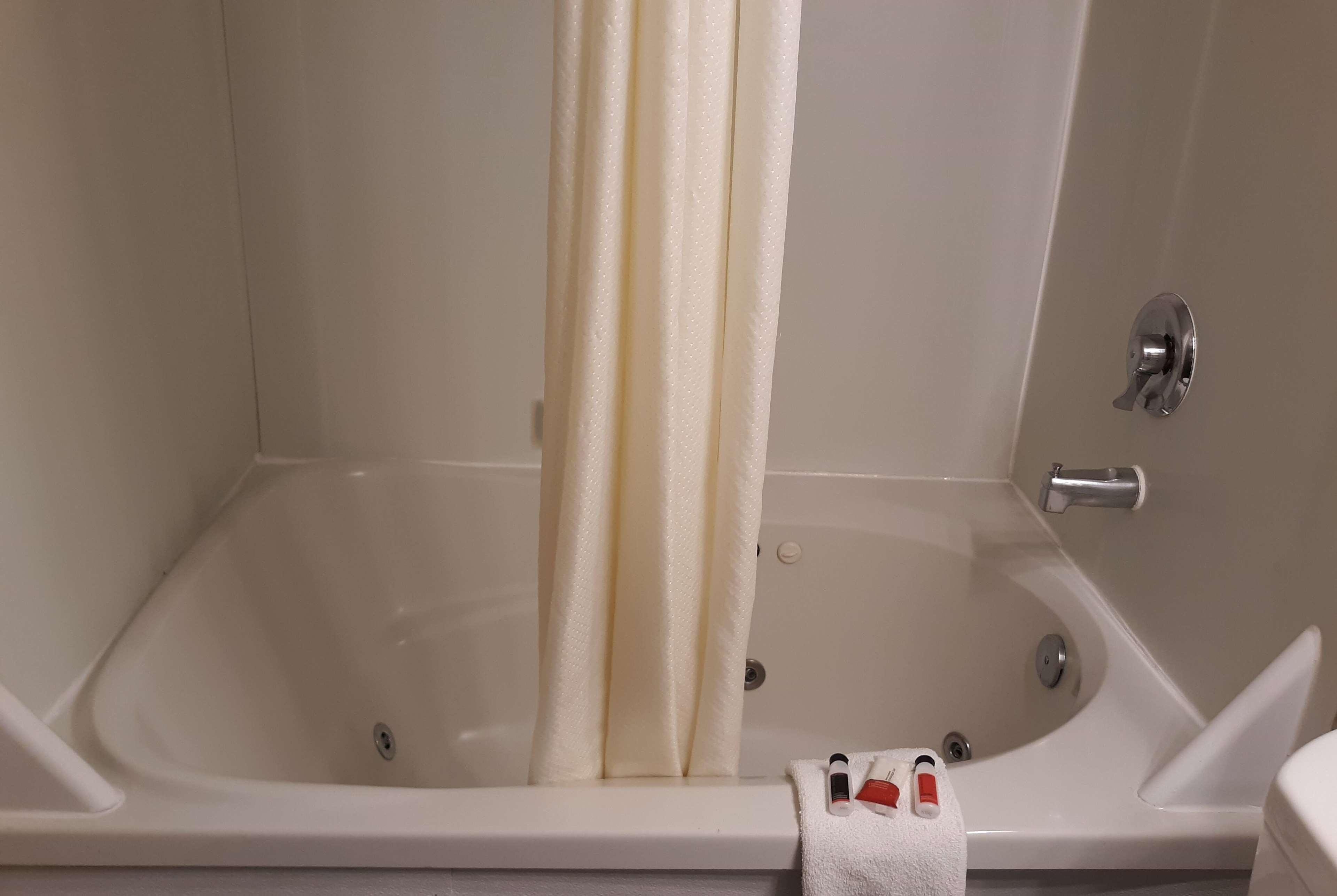 Baymont By Wyndham Rochester Mayo Clinic Area Экстерьер фото