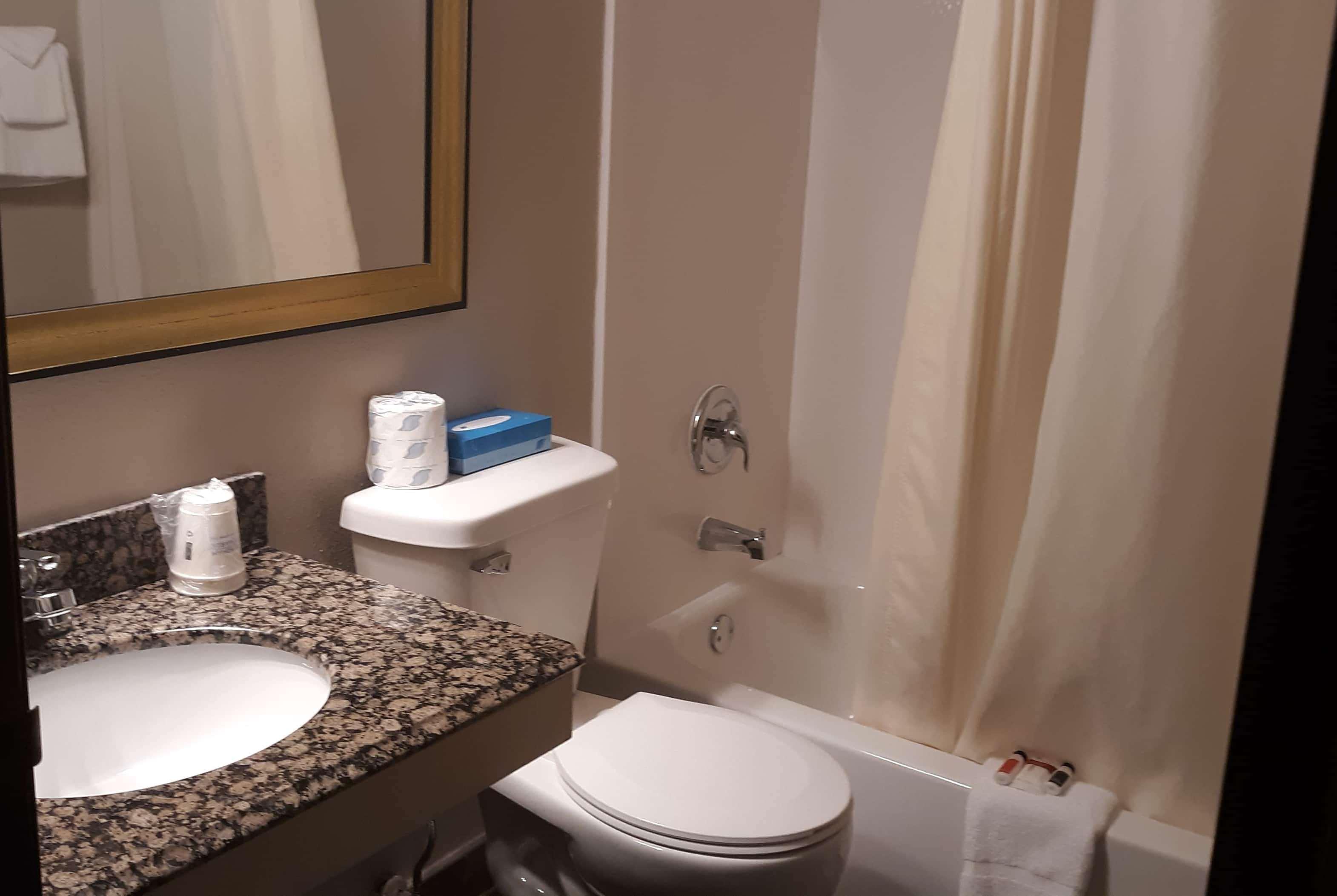 Baymont By Wyndham Rochester Mayo Clinic Area Экстерьер фото
