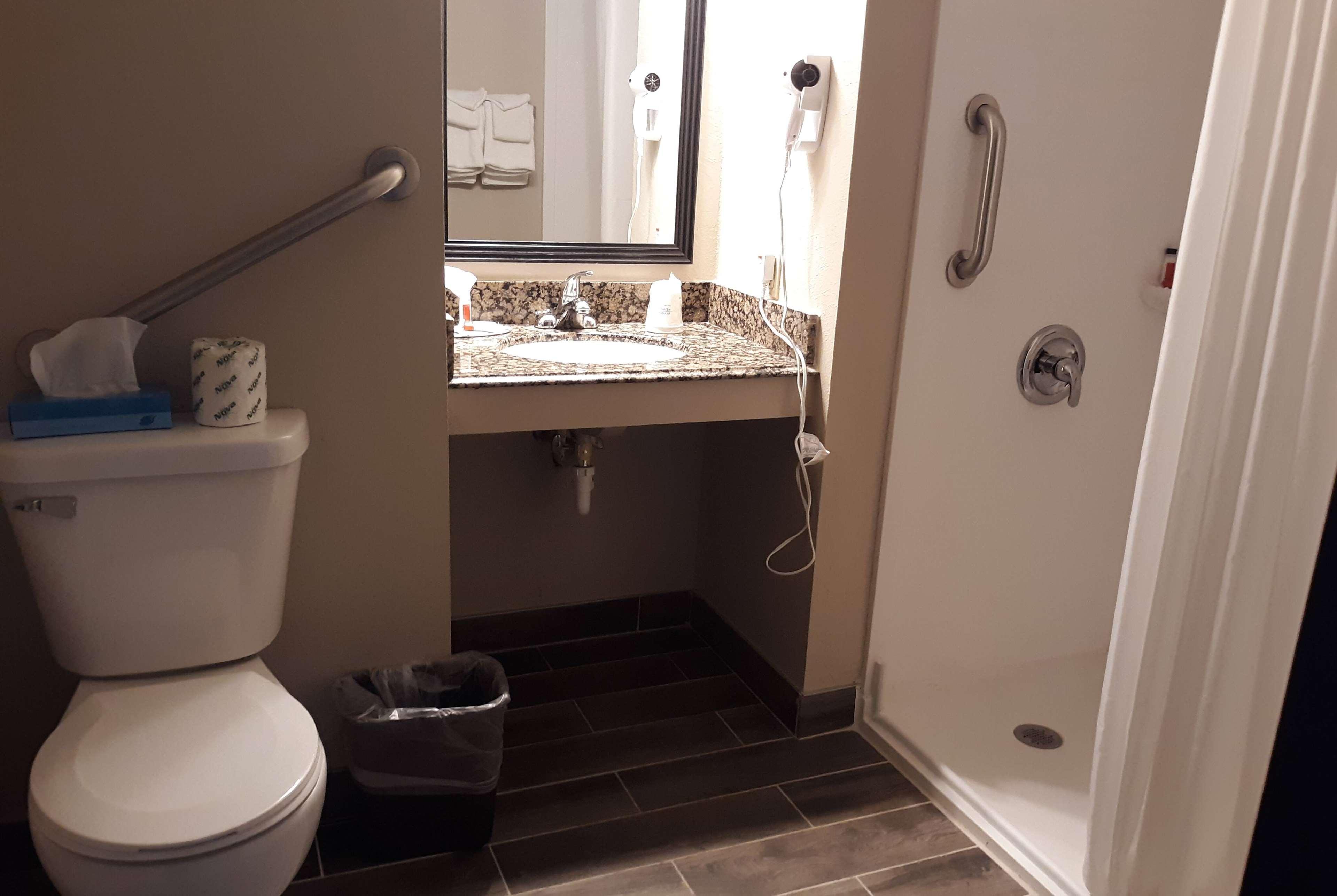 Baymont By Wyndham Rochester Mayo Clinic Area Экстерьер фото