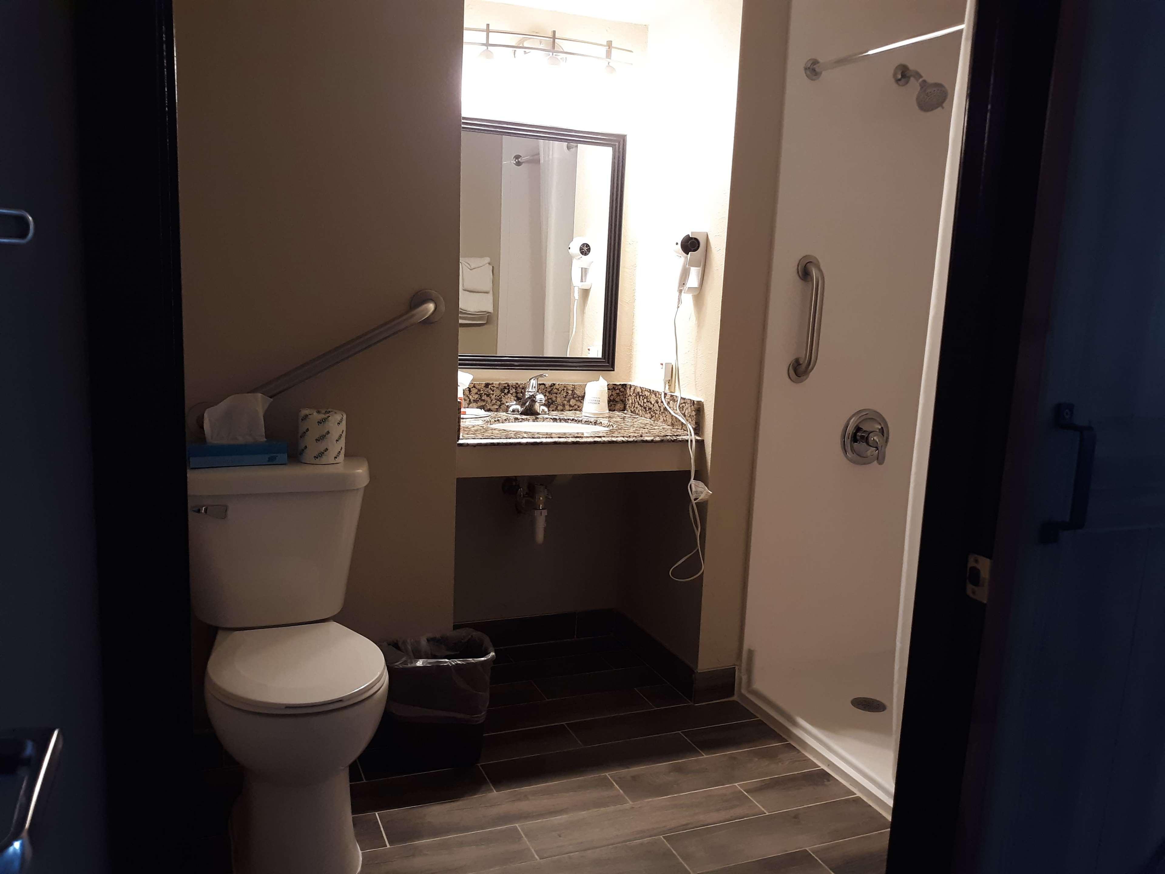 Baymont By Wyndham Rochester Mayo Clinic Area Экстерьер фото